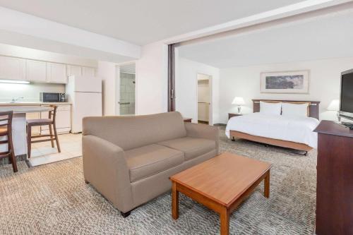 Hawthorn Suites Dallas Love Field - image 5