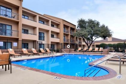 Courtyard by Marriott Dallas Northwest - image 2