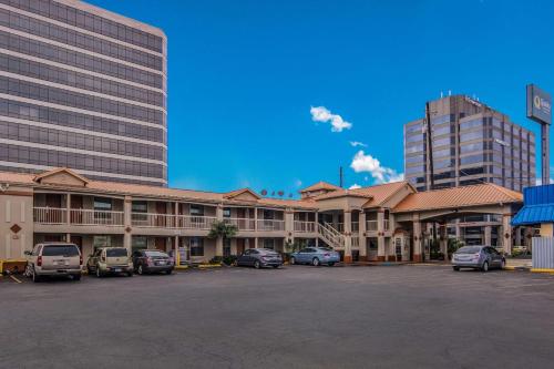 Quality Inn & Suites Dallas-Cityplace - main image