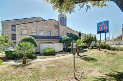 Motel 6-Dallas TX - Forest Lane - image 2