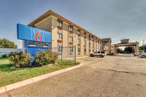 Motel 6 Dallas - Fair Park - main image