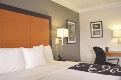 La Quinta Inn by Wyndham Dallas Uptown - image 2