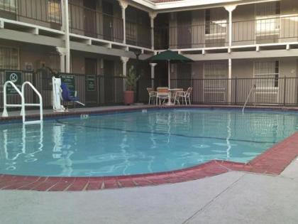 La Quinta Inn by Wyndham Dallas Uptown - image 4