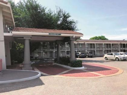 La Quinta Inn by Wyndham Dallas Uptown - image 5