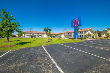 Motel 6-Dallas TX - Farmers Branch - image 2