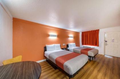 Motel 6-Dallas TX - Farmers Branch - image 3