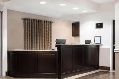 Days Inn & Suites by Wyndham Dallas - image 5