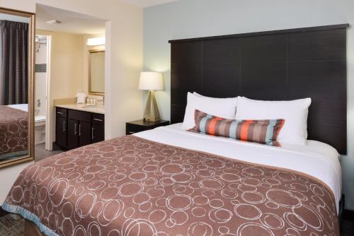 Staybridge Suites Dallas/Addison an IHG Hotel - image 2