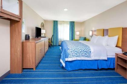 Arya Inn & Suites - image 3