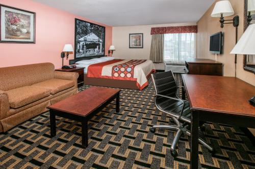 Super 8 by Wyndham Farmers Branch/North Dallas - image 3