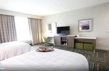 Hampton Inn & Suites Dallas Market Center - image 2