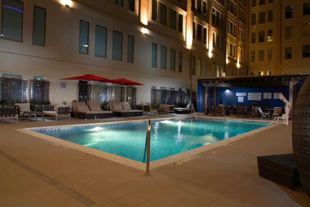 TownePlace Suites by Marriott Dallas Downtown - image 3