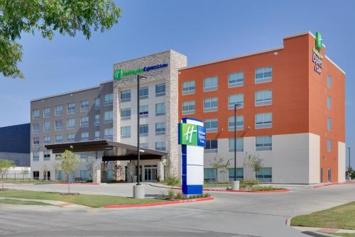 Holiday Inn Express & Suites - Dallas NW HWY - Love Field an IHG Hotel - main image