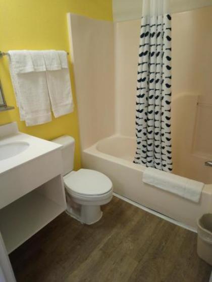 InTown Suites Extended Stay Dallas TX – Preston Rd - image 4