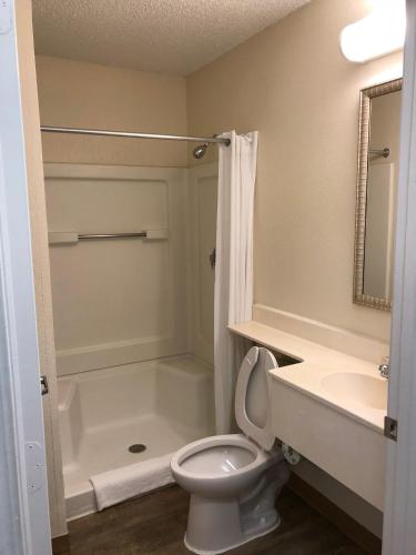 InTown Suites Extended Stay Dallas TX - Brookriver Drive - image 3