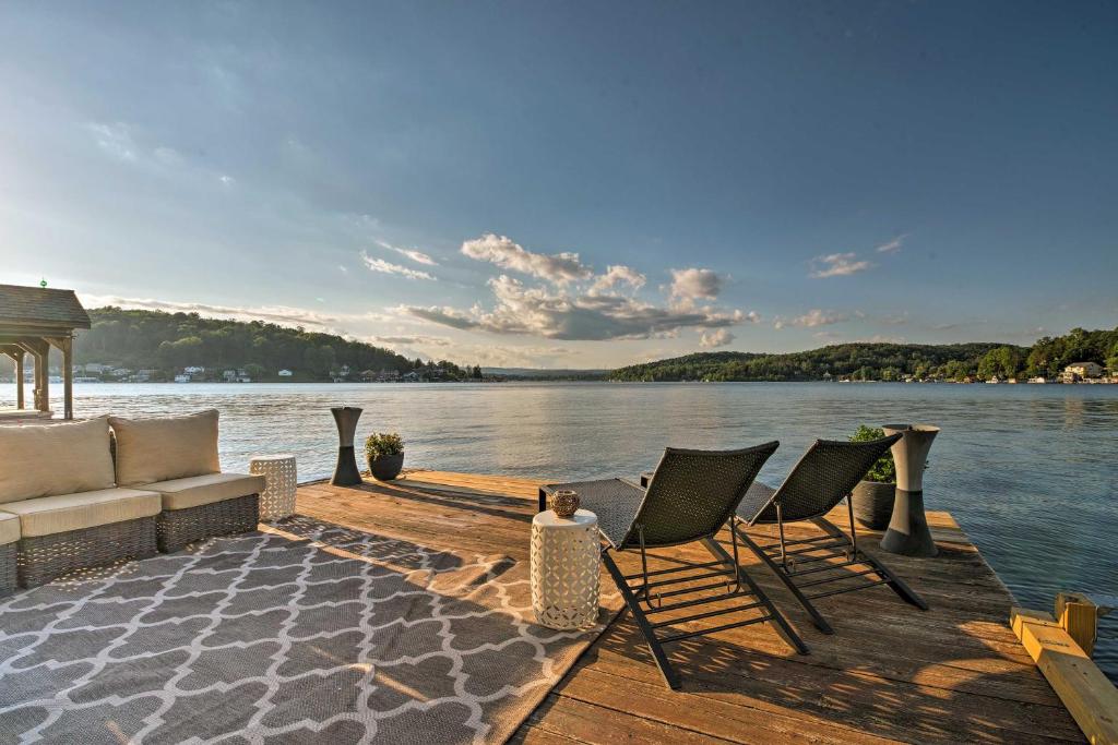 Waterfront Harveys Lake House with Boat Slip and Dock! - main image