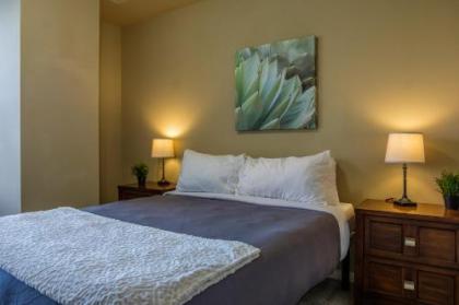 Upscale Downtown Apts with Wifi by Frontdesk - image 3