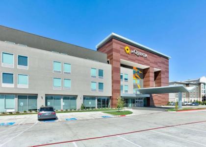 La Quinta Inn & Suites by Wyndham Dallas/Fairpark - image 15