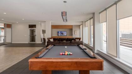 CozySuites TWO Classy 1BR 1BA with SKY POOL - image 15