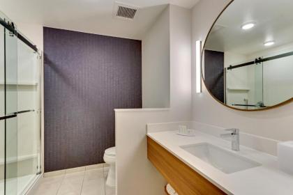 Fairfield Inn & Suites by Marriott Dallas Love Field - image 11