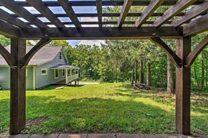 Cottage with Hot Tub and Fire Pit Near Mahantango Creek - image 13