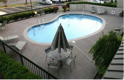 Hampton Inn Dalton - image 8