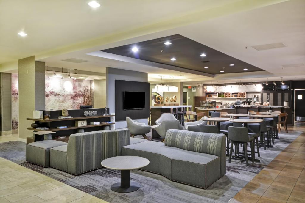 Courtyard by Marriott Dalton - image 6