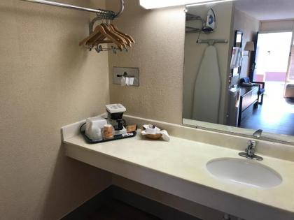 Americas Best Value Inn & Suites-Dalton GA - I-75 Exit- 328 - image 15