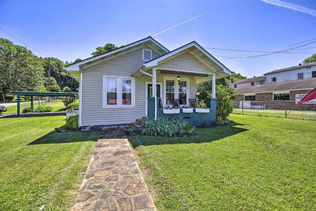 Cozy Cottage with Porch and Creeper Trail Access! - main image