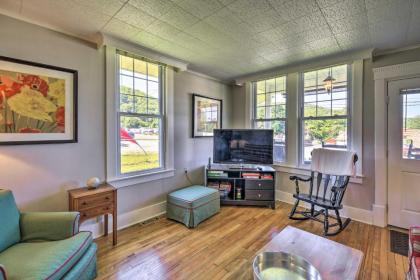 Cozy Cottage with Porch and Creeper Trail Access! - image 5