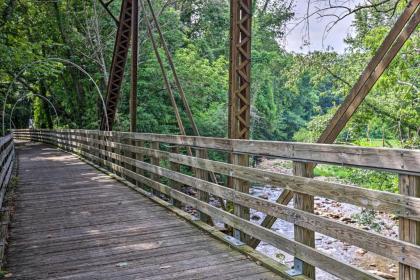 Damascus Studio Walk to Creeper Trail Shuttle - image 3