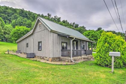 Damascus Cottage with Fire Pit - 1 Mi to Trails - image 3