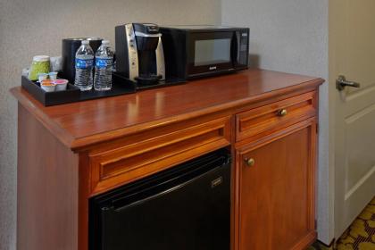 Hilton Garden Inn Danbury - image 4