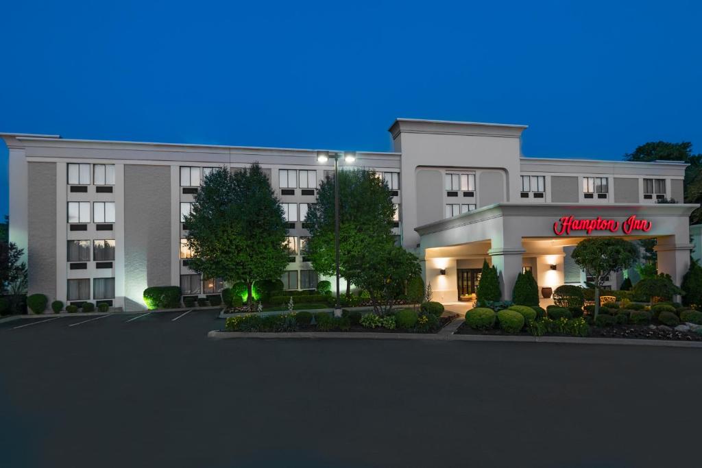 Hampton Inn Danbury - main image