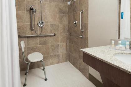 Hampton Inn Danbury - image 13