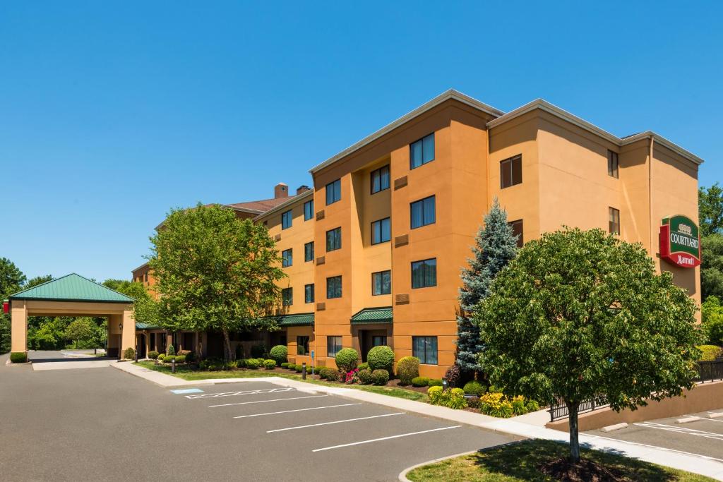 Courtyard by Marriott Danbury - main image