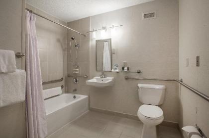 Crowne Plaza Danbury an IHG Hotel - image 3