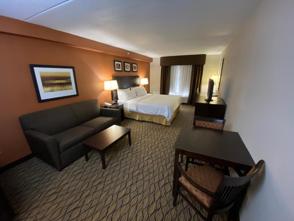 Holiday Inn Express Danbury I-84 an IHG Hotel - image 6