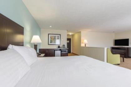 Holiday Inn Express Dandridge - image 17