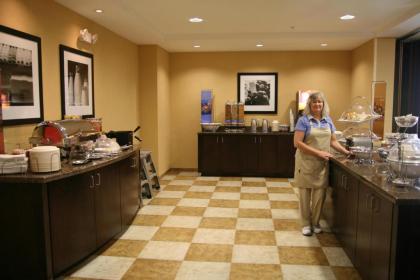 Hampton Inn Dandridge - image 12