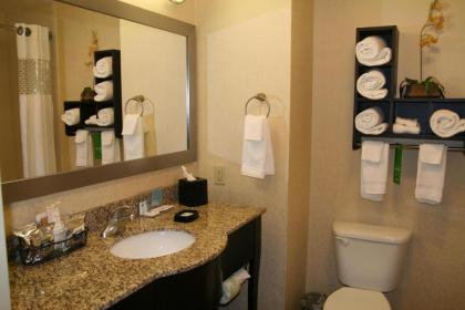 Hampton Inn Dandridge - image 15