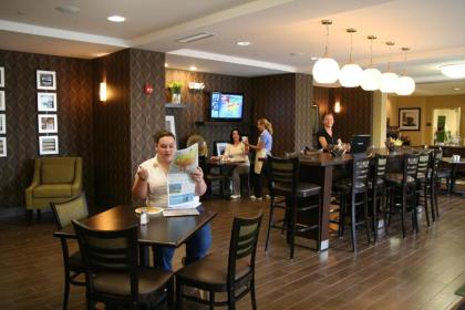 Hampton Inn Dandridge - image 3