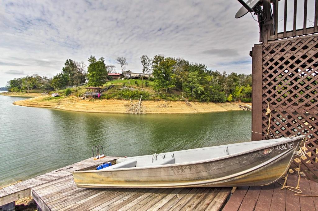 Remodeled Lakefront Dandridge Home with Deck and Dock! - image 3