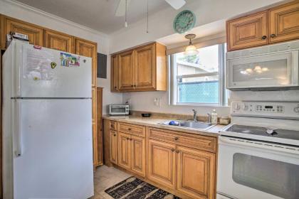 Dania Beach Home with Grill 2 Mi to Boardwalk! - image 11