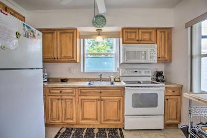 Dania Beach Home with Grill 2 Mi to Boardwalk! - image 14