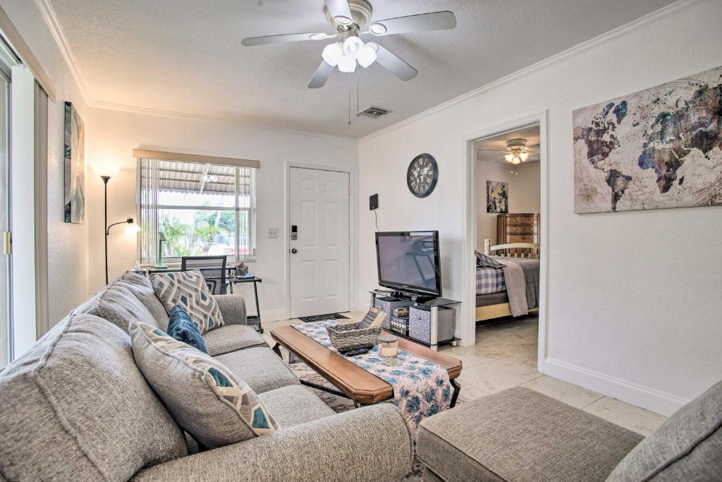 Dania Beach Home with Grill 2 Mi to Boardwalk! - image 4