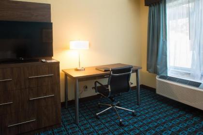 Best Western Plus North Shore Hotel - image 8