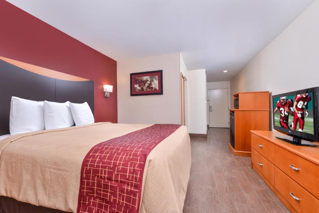 Red Roof Inn & Suites Danville IL - image 7