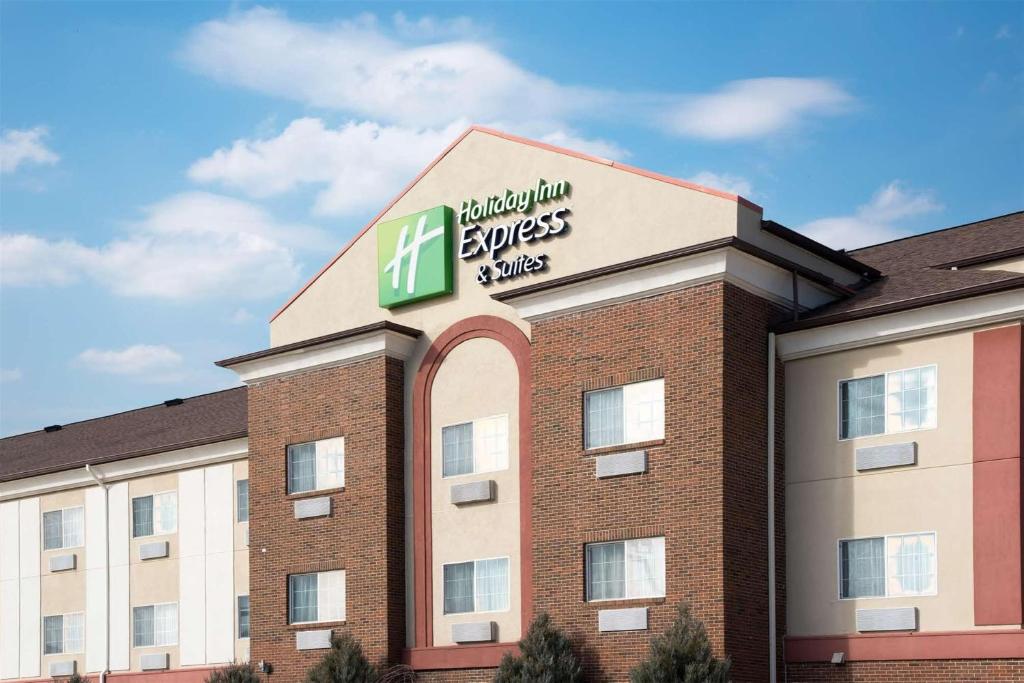 Holiday Inn Express & Suites Danville an IHG Hotel - main image