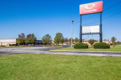 Econo Lodge - image 3